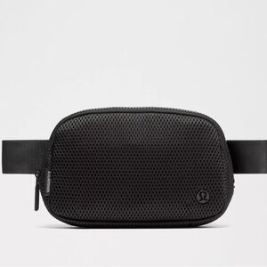 Lululemon Everywhere Belt Bag 1L Knit Mesh
